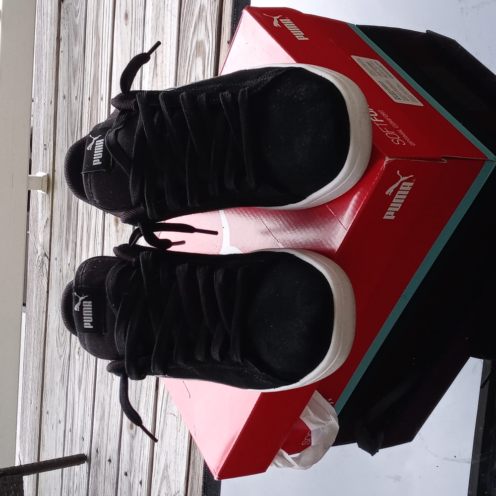 Black and White Pumas